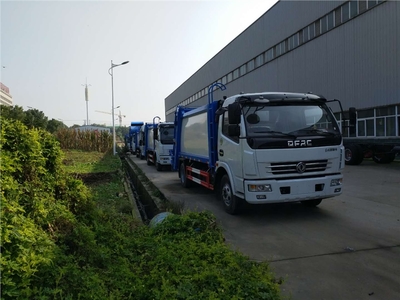 澄邁縣環(huán)衛(wèi)車?yán)?城市清潔的默默守護(hù)者